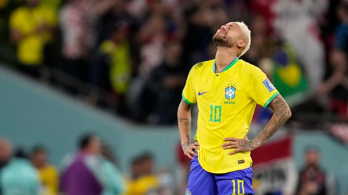 The coach of Brazil wants Neymar to rehabilitate completely before joining the national team again.